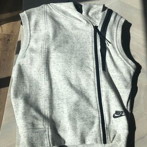 Nike vest